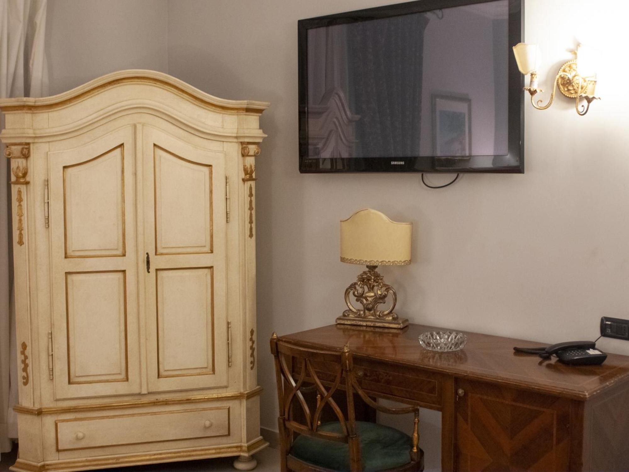 Hotel Serena Неаполь Экстерьер фото